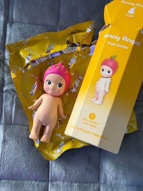 AUTHENTIC Sonny Angel Fruit Series Dragon Fruit